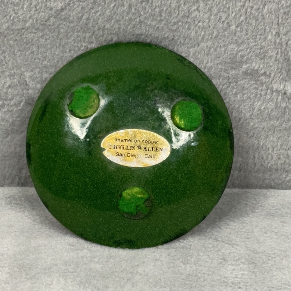 Phyllis Wallen Artistic Mid-Century Enamel on Copper “Fish” Design Glass Plate - Picture 12 of 15